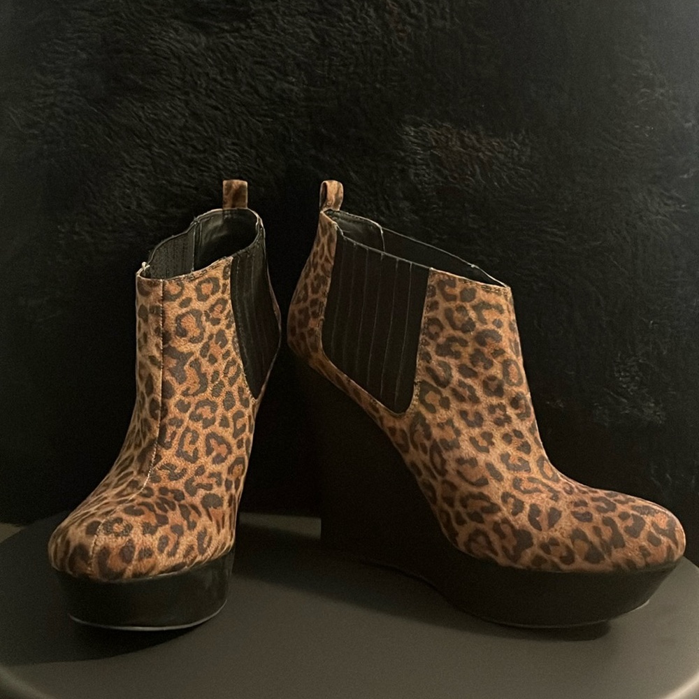 G by Guess Suede Leopard print ankle boots